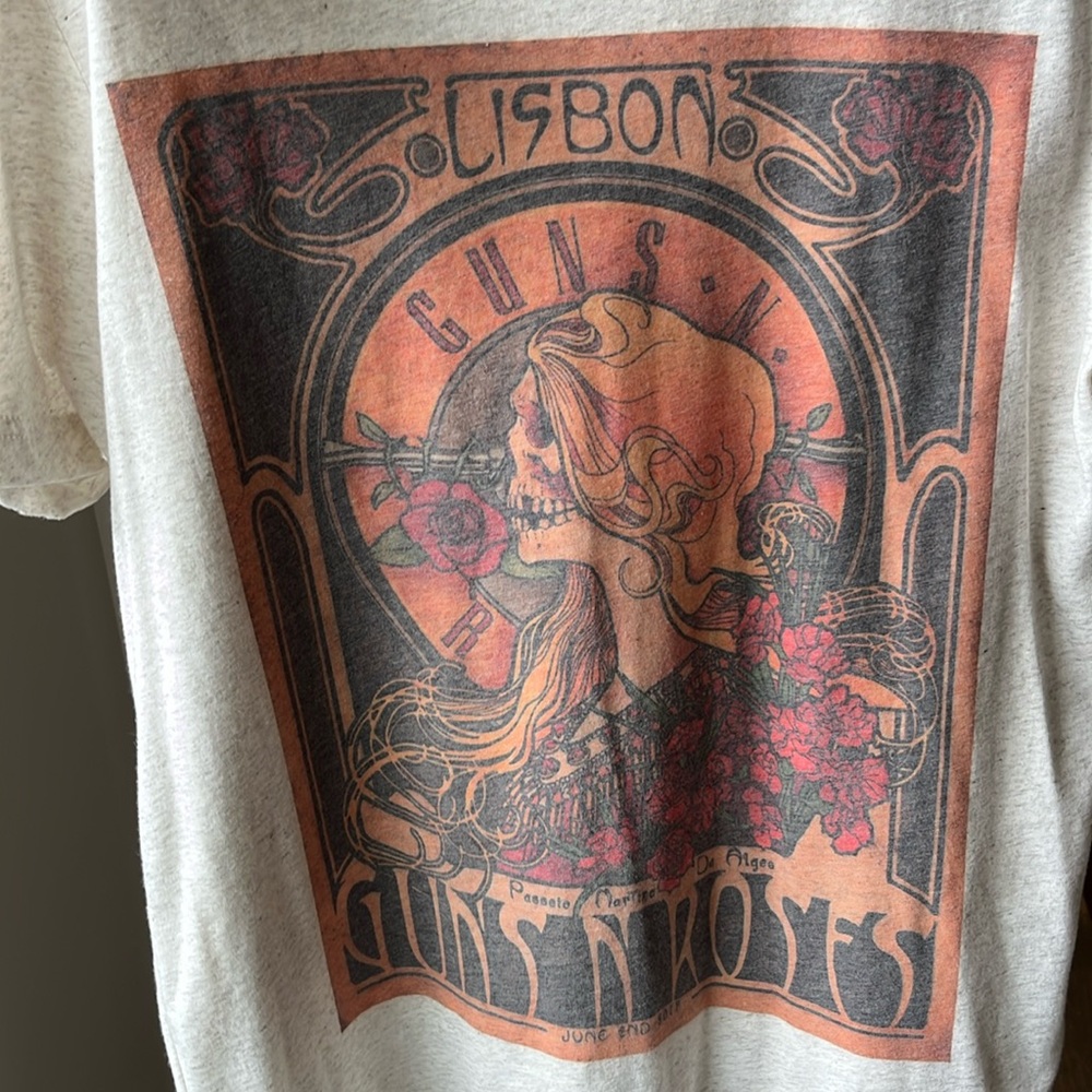 Guns and roses Tee